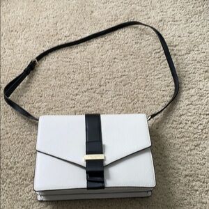 NWOT Kate space shoulder bag white/blk leather